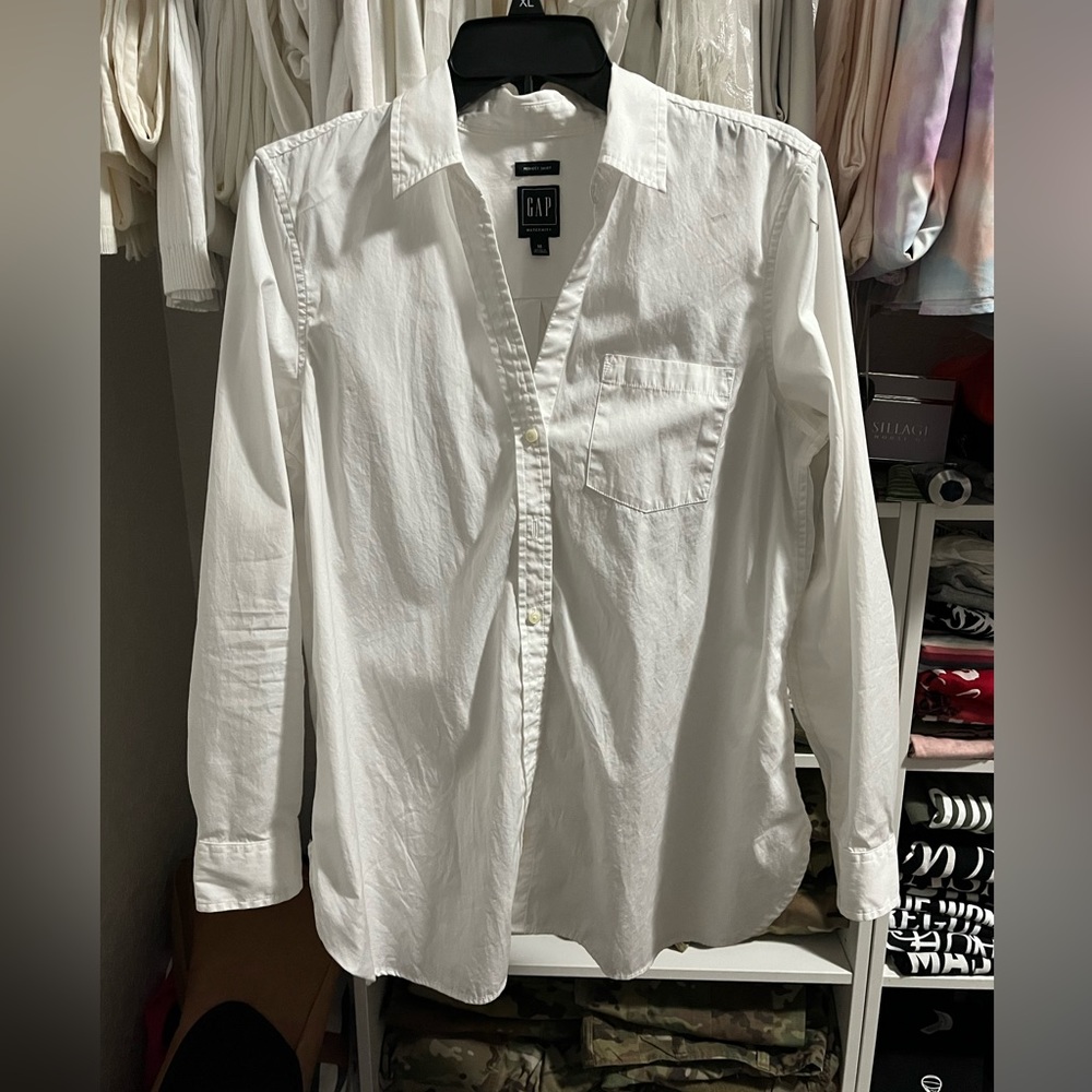 GAP maternity shirt